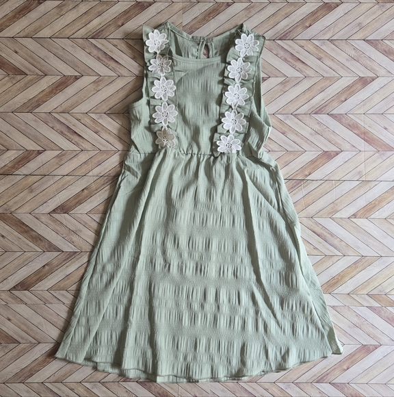 Girl's Sage Green Ruffle Dress Floral Smocked Sundress Lightweight Summer Outfit - Picture 2 of 13